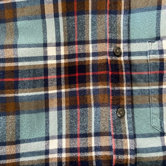Eddie Bauer Flannel (XL fits more like L) - Picture 4 of 7